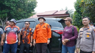 Tinjau Karhutla di Bukit Telasih, Bupati M. Syukur Minta Warga Stop Bakar Lahan