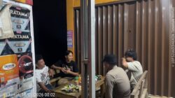Polsek Ngaras Sampaikan Pesan Kamtibmas melalui Patroli Dialogis