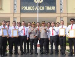 Pimpin Apel Pagi, Kapolres Aceh Timur Beri Penghargaan kepada Personel Berprestasi