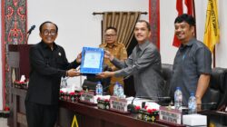 Wabup Ariston Sampaikan Nota Pengantar P-APBD 2026 dan Penyertaan Modal Pada Bank Sumut