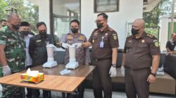 Kejari Lumajang Musnahkan Barang Bukti 54 Perkara, 69 Ribu Pil dan 36,52 Gram Sabu