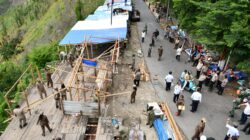 Berjalan Tertib dan Humanis, Tim Gabungan Bongkar Bangunan Liar di Kawasan Menara Pandang Tele Secara Menyeluruh
