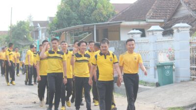 Jaga Fisik Tetap Prima, Personel Polres Pesisir Barat Gelar Olahraga Pagi