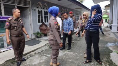 Satpol PP Mengamankan Empat Pasang yang bukan suami istri, Satpol PP Kampar melaksanakan Operasi Penertiban di Penginapan 