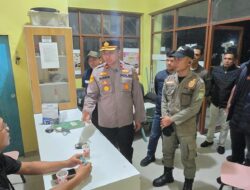 Polres Siak Bersama Polsek Kandis Gelar Razia Gabungan Tempat Hiburan Malam, Empat Pengunjung Positif Narkoba dan Satu Orang Diamankan Bawa Sajam