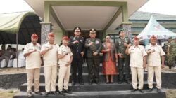 Bupati Sorong Selatan Hadiri Peringatan HUT TNI di Kodim 1807, Sekaligus Serahkan Hadiah Lomba PBB