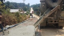 Proyek Pengecoran di Jalan Desa Mampun Baru,Tanpa Papan Informasi Publik,’ Perlu Dipertanyakan