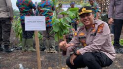 Dukung Green Policing, Polsek Kandis Tanam 281 Bibit Pohon dan Bagikan Sembako kepada Warga