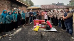 Ny. Lavita Syukur, PKK Merangin Salurkan Bantuan untuk Korban Kebakaran di 3 Lokasi