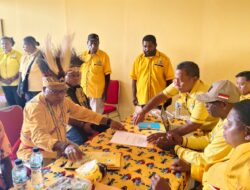 RESMI Kembalikan Formulir Pendaftaran, Wabup Yohan Bodory, S.Sos.M.Tr.Ap. Calon Tunggal Ketua DPD Golkar Sorsel, kantongi Dukungan 15 Distrik
